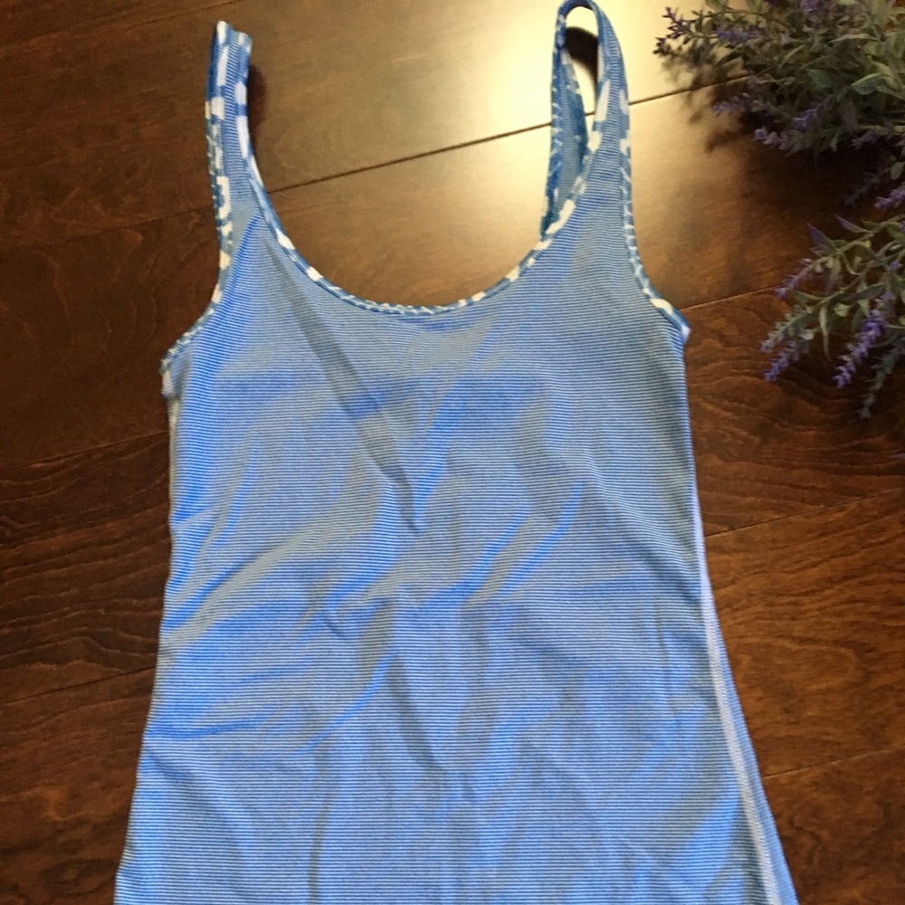 Lululemon athletic top